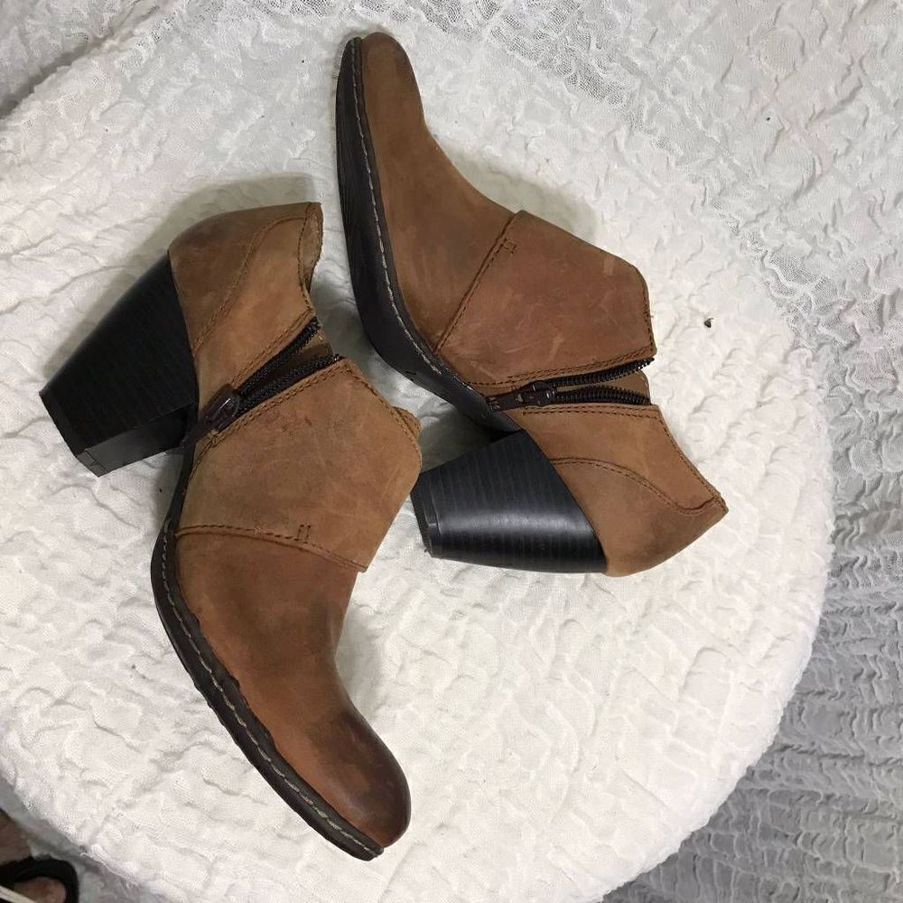 B.O.C Cognac Leather Booties Size 7.5 - Picture 6 of 12